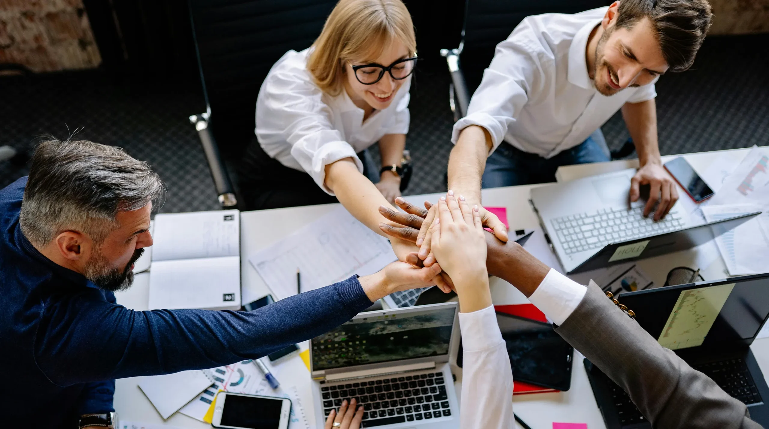 organized ecommerce team managing fulfillment and operations efficiently